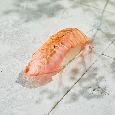 Суши лосось татаки в ЛарисуВаннуХочу по цене 250