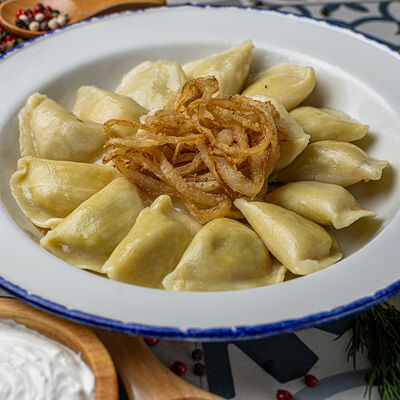 Вареники с картошкой и грибами в Одесса-мама по цене 390 ₽