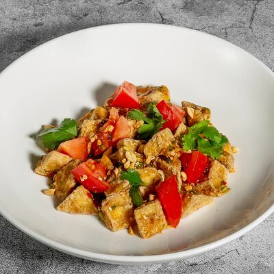 Салат из хрустящих баклажанов в Cutlet by El Gauchito по цене 950 ₽