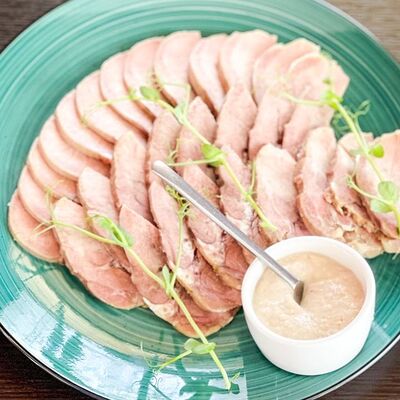 Телячий язык с хреном в Навруз по цене 610 ₽