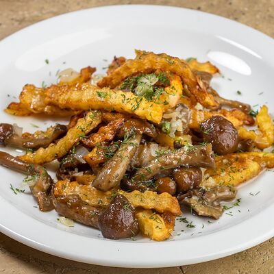 Жареный картофель с грибами и луком в Щепка по цене 150