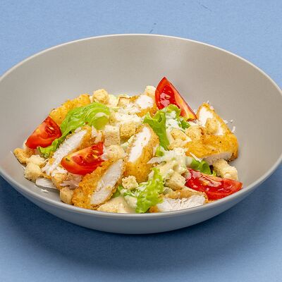 Салат А-ля Цезарь в Фабрика по цене 390 ₽