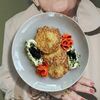 Драники с муссом буко, неркой и икрой масаго в Dolce Nonna по цене 610