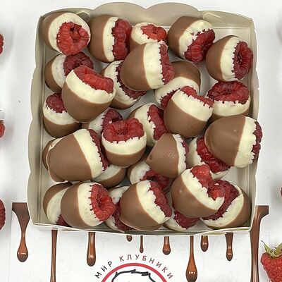 Малина в шоколаде Киндер S в Мир клубники в шоколаде по цене 3600 ₽