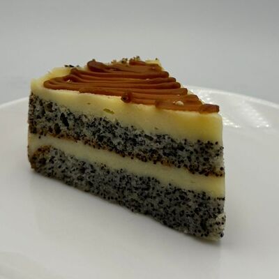 Пирожное Маковое с солёной карамелью в HOTDOGGER по цене 190 ₽