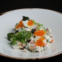 Салат Оливье с говяжьим языком, и перепелиными яйцами в Bezhitsa