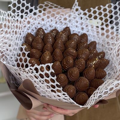 Букет клубники в шоколаде №3 (размер L) в Di Panna Confetteria по цене 5390 ₽
