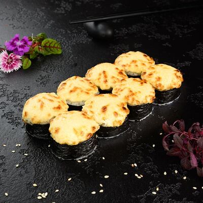 Запеченная калифорния с лососем в Суши Профи по цене 979 ₽