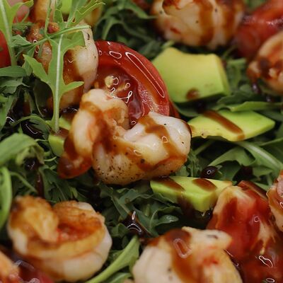 Руккола с креветками в oh my toast по цене 690 ₽