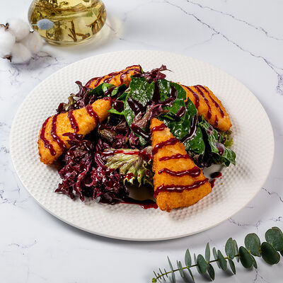 Салат со шпинатом, жареным сулугуни и инжиром в Ресторан Батони по цене 660 ₽