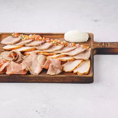 Д Ассорти мясных закусок в Цех этого города по цене 979 ₽