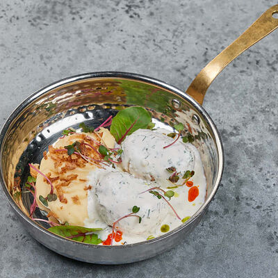 Котлеты из белых морских рыб с кремом из картофелем и соусом из укропа в Belochka по цене 730 ₽