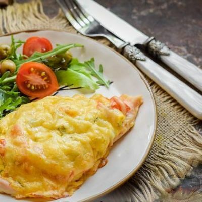 Кура запеченная с сыром в DM Cafe по цене 347 ₽