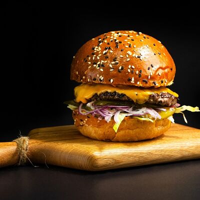 Бургер BBQ в Фуди Люди по цене 789 ₽