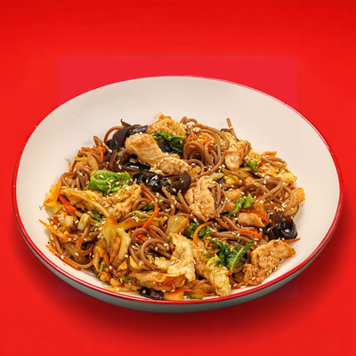 Лапша Соба с курицей и овощами в ЧИХО по цене 570 ₽