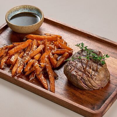 Филе-миньон с бататом фри в Avgust13 по цене 2900 ₽