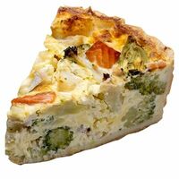 Киш с лососем, треской и брокколи в Пекарня Konigsbacker