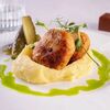 Куриные котлетки с пюре и свежим огурчиком в Лобби бар по цене 540