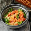 Салат с форелью, грейпфрутом и киноа с медово-имбирной заправкой в Foodzen по цене 478