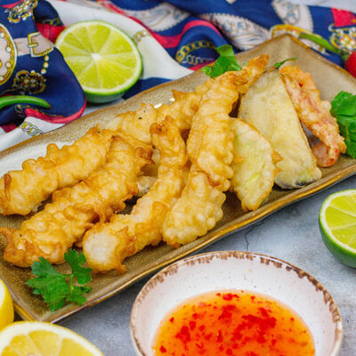 Темпура из креветок и овощей в Луиджи & Тосё по цене 459 ₽