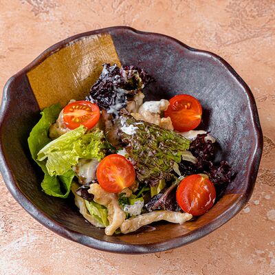 С цыпленком в Maneki по цене 490 ₽