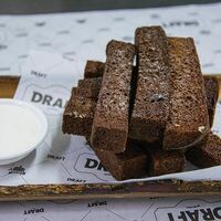 Гренки с чесноком в Гриль-бар Draft