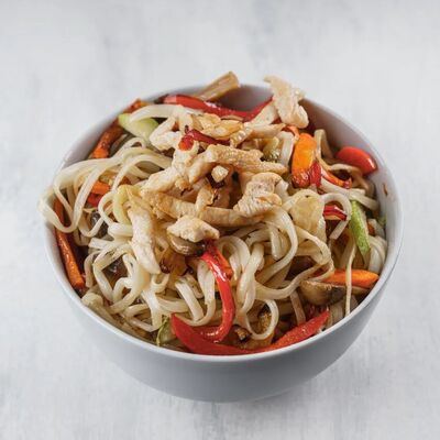 Удон с курицей в Yummy yummy по цене 240 ₽