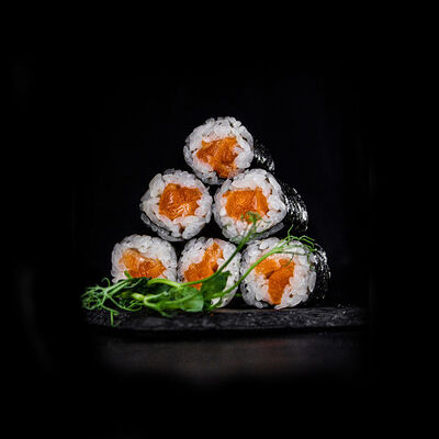 Сяке маки ролл (с лососем) в SushiShop51 по цене 304 ₽
