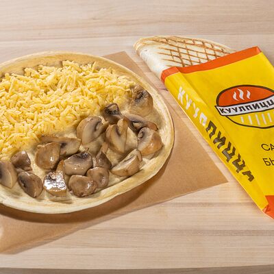 Закрытая пицца Грибная в Шаурма Куулпицца по цене 355 ₽