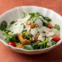 Испанахи с лососем в Авлабар