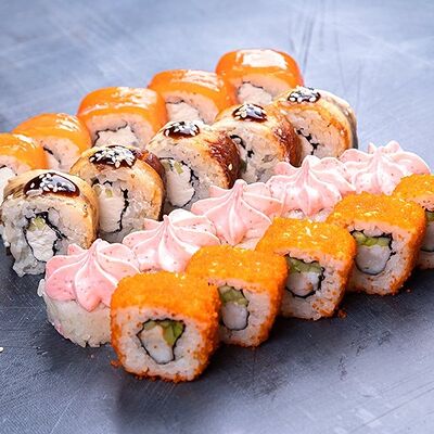 Гурман сет в SushiDays по цене 980 ₽