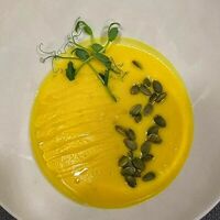 Крем-суп из тыквы со сливками и семечками в Lemongrass