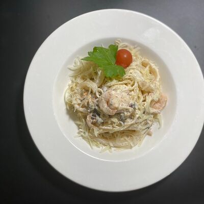 Спагетти с морепродуктами в Емеля по цене 510 ₽