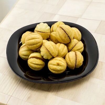 Орешки с вареной сгущенкой в Вкусницца по цене 970 ₽