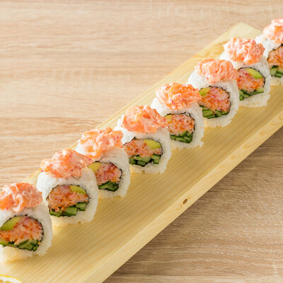 Фирменный Гурме ролл в Суши Рай по цене 550 ₽