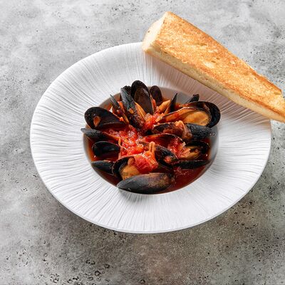 Мидии в томатном соусе с чили в GASTROFISH по цене 827