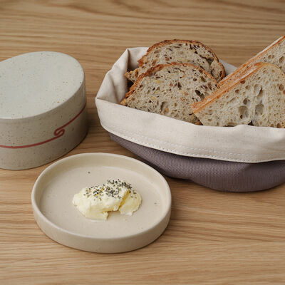 Хлеб со сливочным маслом и солью в Salt по цене 220 ₽