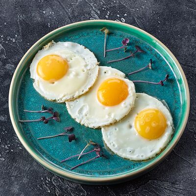 Глазунья из трех яиц в Новые Лица по цене 300 ₽