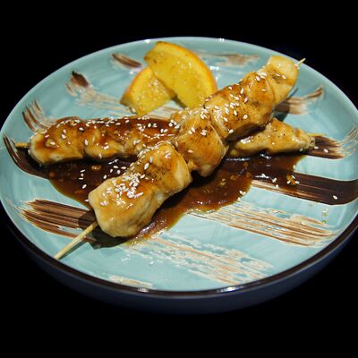 Курица на шпажках в Пойдем зайдем по цене 470 ₽