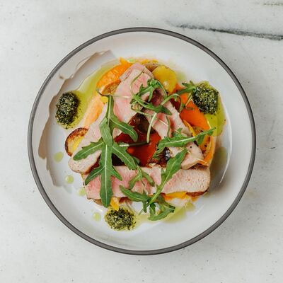 Стейк тунца с перцем рамиро в Потроха по цене 1098