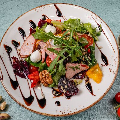 Салат Тбилиси в КАФЕ ВЕСНА по цене 605 ₽