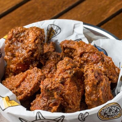 Острые куриные крылышкив БУФЕТ 24 по цене 335 ₽