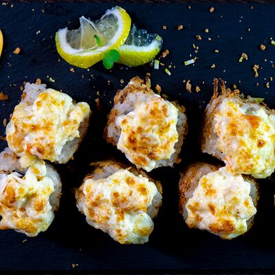 Запеченный ролл Эби в Vazzabi по цене 650 ₽