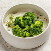 Строганов с креветкой, брокколи и копченой эспумой в Ресторан Европа