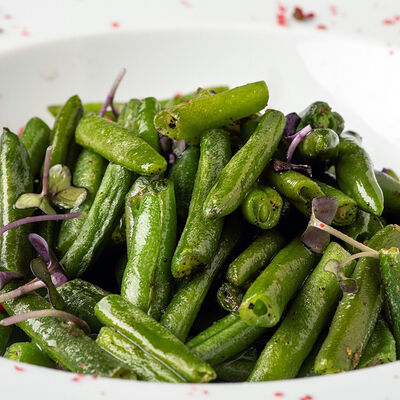 Фасоль стручковая с чесноком доставка в Еда Да по цене 180 ₽