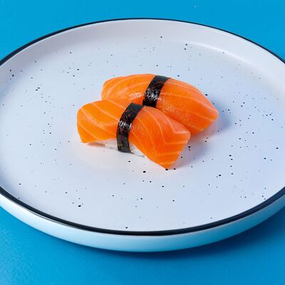 Суши с лососемв Дарк лава по цене 235 ₽