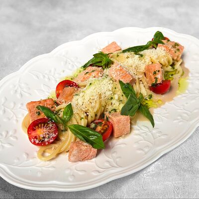 Паста с семгой в MaMa Mia по цене 758 ₽