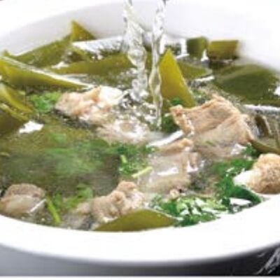 Свиные ребрышки с капустой и фунчозойв ГУаНЬ ЯНЬ по цене 1460 ₽