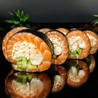 Ролл без рисав More sushi по цене 1169 ₽