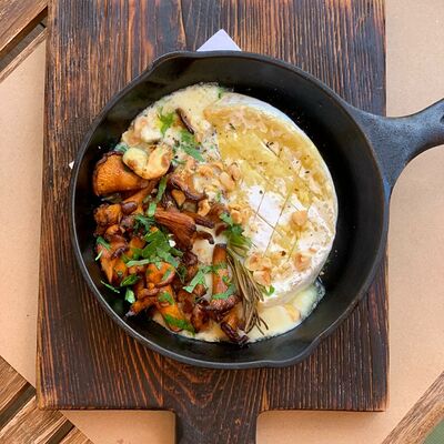 Камамбер с лисичками в Сыроварня по цене 850